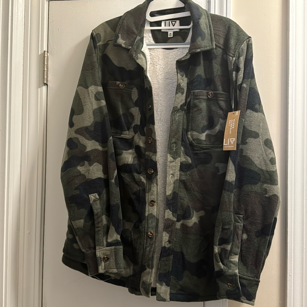 Camo men’s M soft, warm, jacket shirt